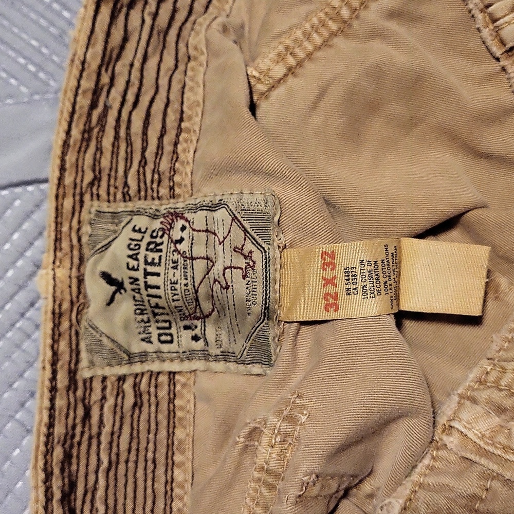 Mens American Eagle 32x32 cargo pants.